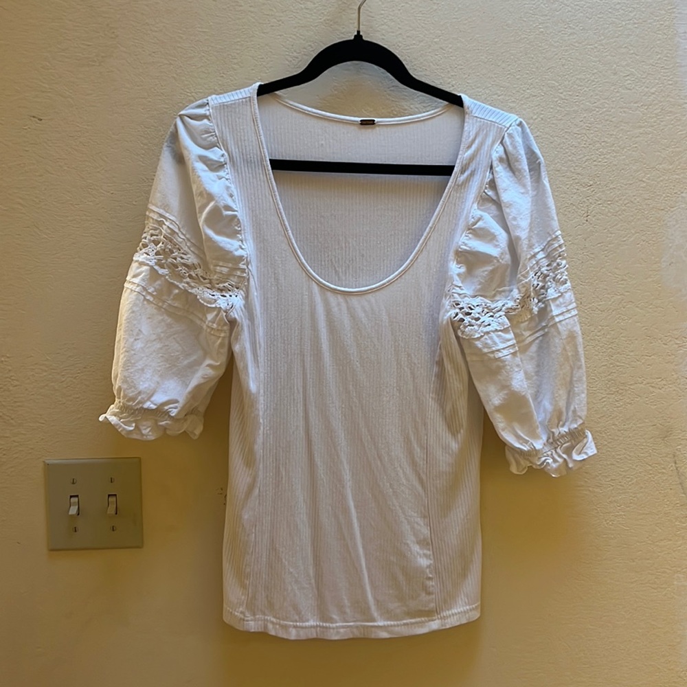 FREE PEOPLE TOP (WHITE)